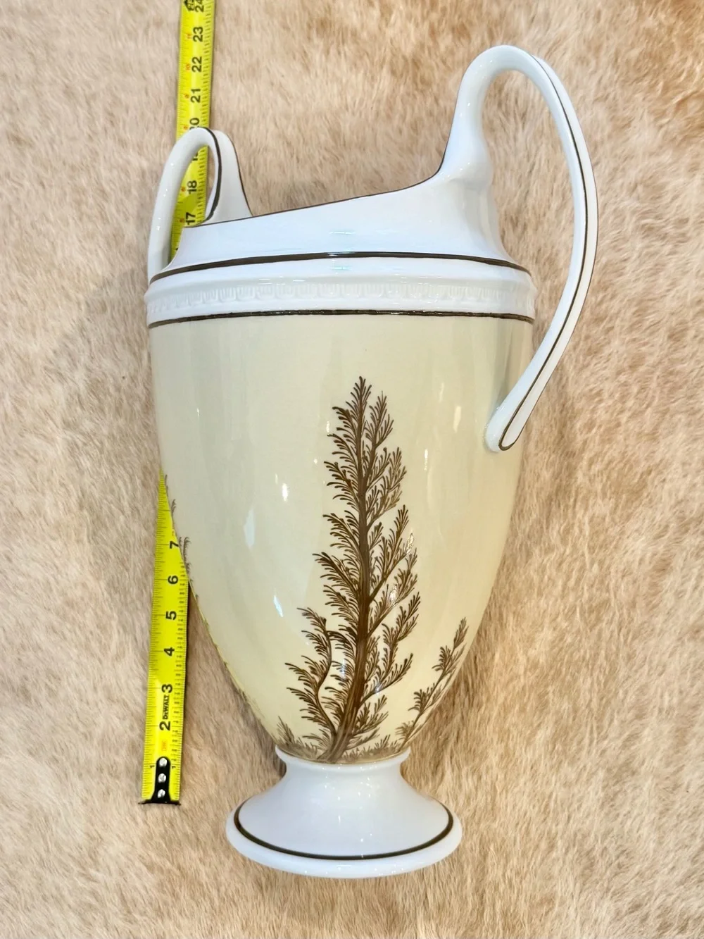 RARE Williamsburg Global Views Large Double Handled Crackled Glaze Mochaware Urn